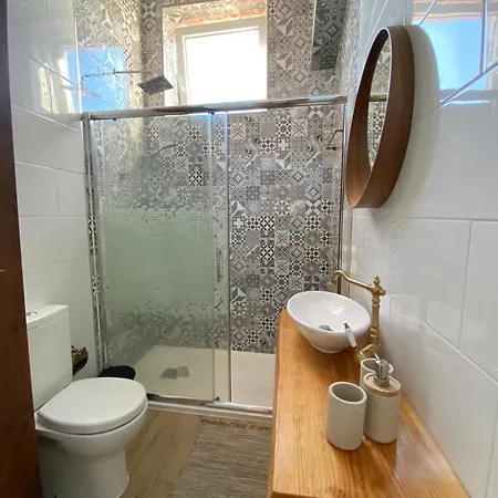 Apartment Tree House Iii *